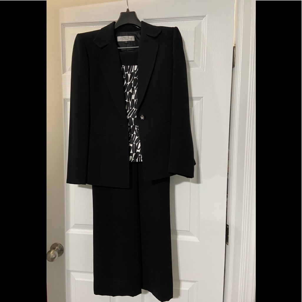 Tahari Woman’s 3 Piece Suit